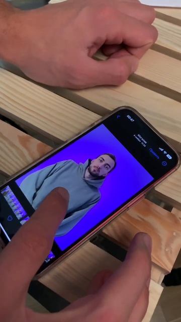 Как на iPhone вырезать с фото человека в 1 клик смотреть онлайн