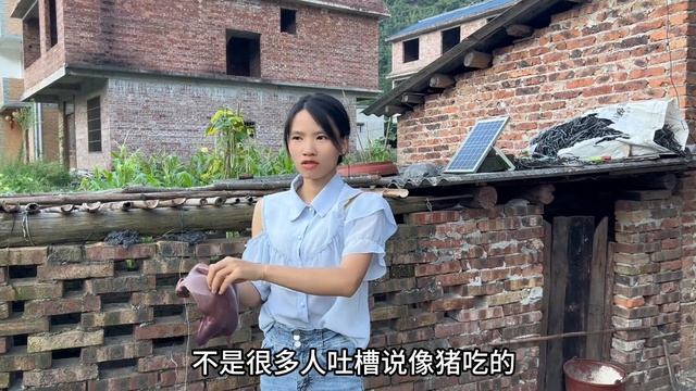广西姑娘和继父摘辣椒去换钱，买八块钱一斤猪肝加餐，继父很开心 смотреть онлайн