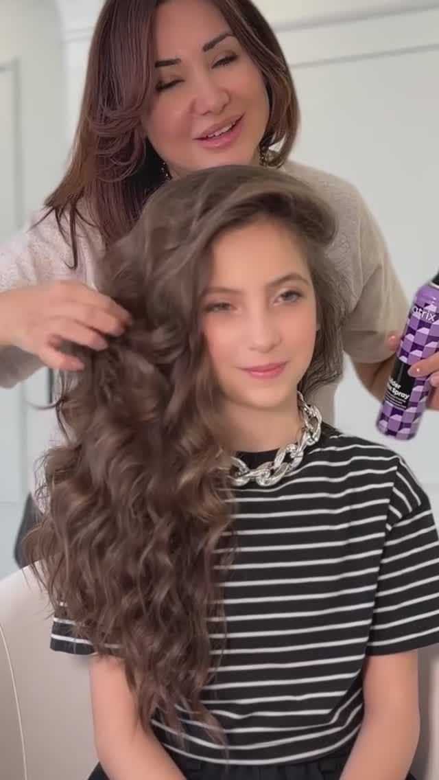 Стойкие локоны на детские стекловидные волосы #прическа #укладка #волосы #локоны