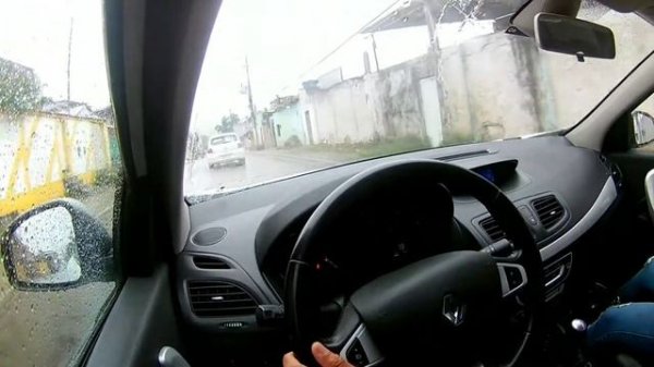 Carros de 7 lugares por 30 mil reais qual você compraria?