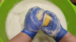 Готовим гель из мыльного порошка.