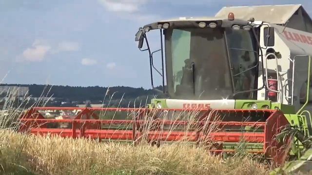 Žně ječmeny CLAAS TUCANO 450 CASE IH MAXXUM 135 CVX ZETOR 12111 смотреть онлайн
