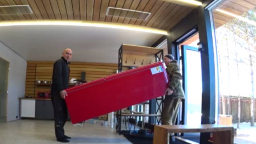 Убрал из дома всё ценное смотреть онлайн