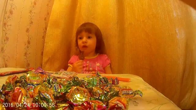 пробуем конфетки