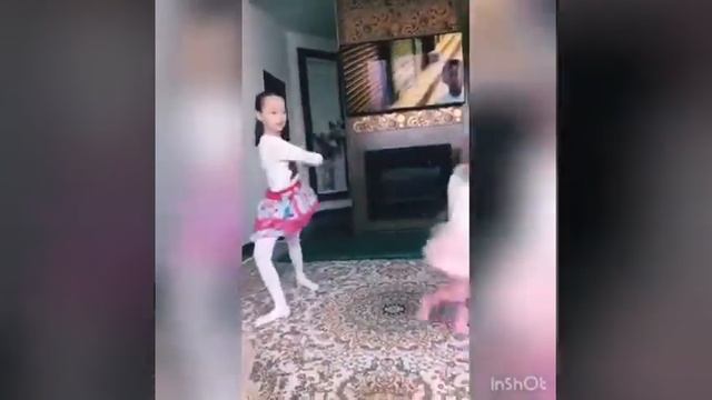 Зажигательные танцы Инаят-чудо природы и ее маленькой сестры - Закони🥳💕💃