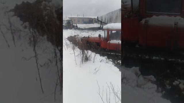 Дт 75 уборка територии