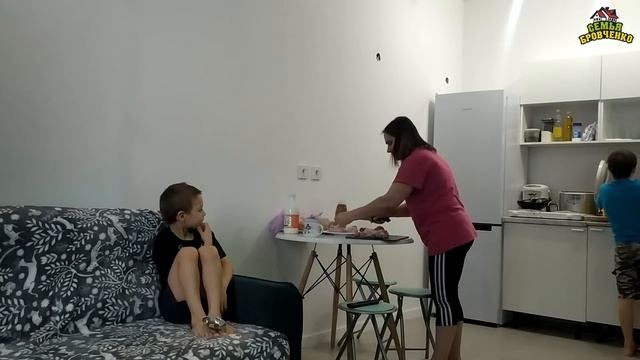 Москва, Сочи 2025. 5 день в Москве. Заболели. Стирка. Вена, звонок в скорую.(03.25г.)Семья Бровченко смотреть онлайн