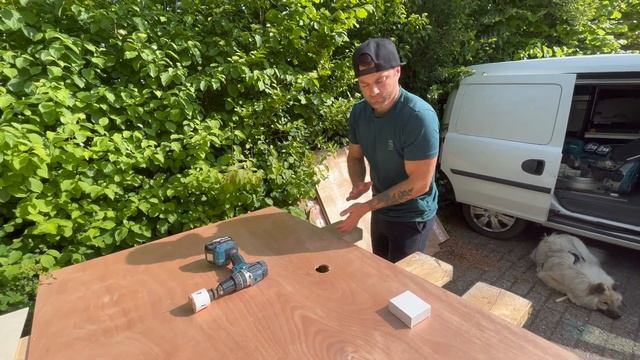 Wanden en plafond aftimmeren in onze camper - VW Crafter смотреть онлайн