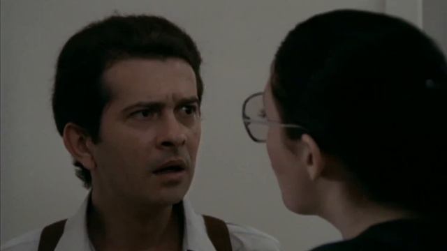 "A vendedora de bíblias" cena de Crazy, Um Dia Muito Louco (1981) смотреть онлайн