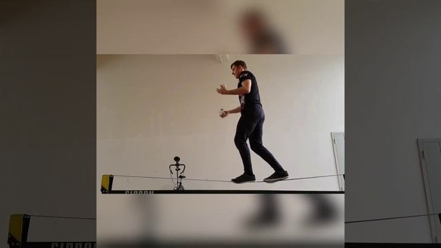 Поперечный шпагат на слеклайне! смотреть онлайн