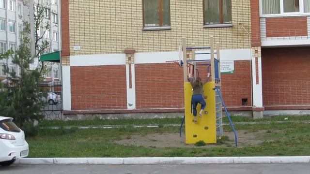 CHALLENGE // ОДИНОКАЯ СВИНКА ПЕППА СЕЛА НА ШПАГАТ смотреть онлайн