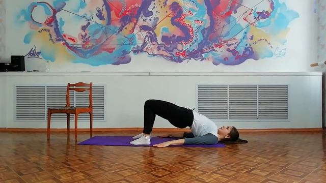 Растяжка дома. Спина и продольный шпагат 2 смотреть онлайн