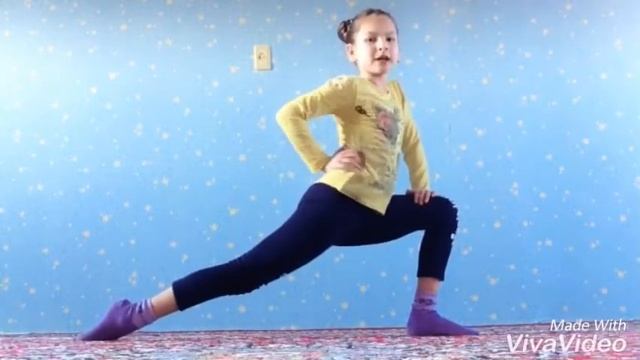 Как сесть на продольный шпагат?// Sveta TV. смотреть онлайн