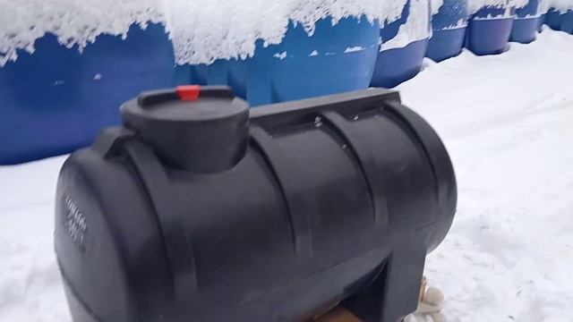 Горизонтальная ёмкость 500 л чёрного цвета