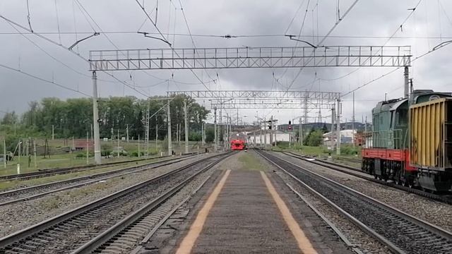 Электропоезд ЭД4М-0147 прибывает на ст. Мурсалимкино смотреть онлайн