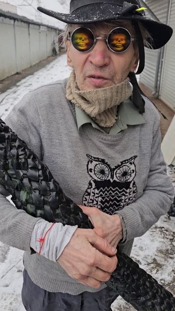 принес в скупку змею смотреть онлайн