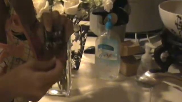 Monica Warhol Shows How To Keep Flowers Fresh смотреть онлайн
