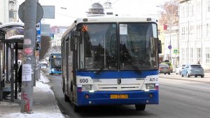 Автобус НефАЗ-5299-20-32 борт. №600 маршрут 24 на остановке "Гостиница Центральная"