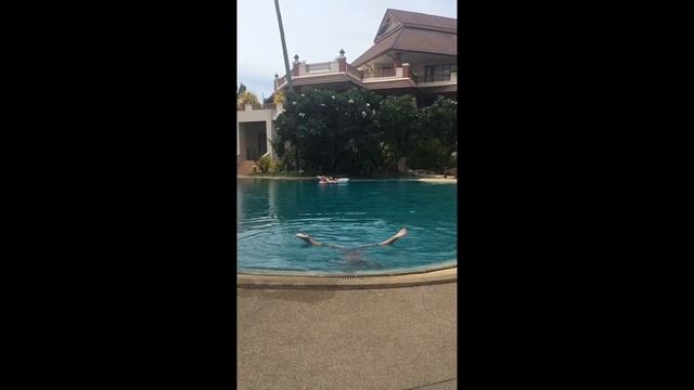 Шпагат под водой смотреть онлайн