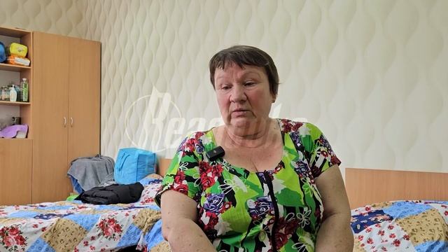 Женщина из ДНР рассказала военкору Readovka, как ее и ребенка своим телом спас русский воин смотреть онлайн