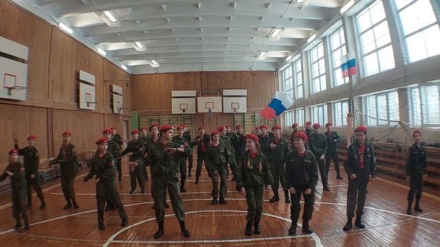Флешмоб отряда 《Миротворцы》. МОУ Гимназия 18. смотреть онлайн