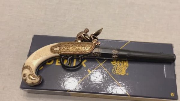 Пистоль Тульский кремневый 18 в., Flintlock pistol Tula Russia, Denix 1238