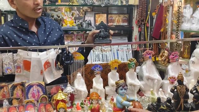 #Shopping 👌in SHIRDI🙏 (Shopping Market)|| New Designed Items (Photo Frame, Idols and much more) смотреть онлайн