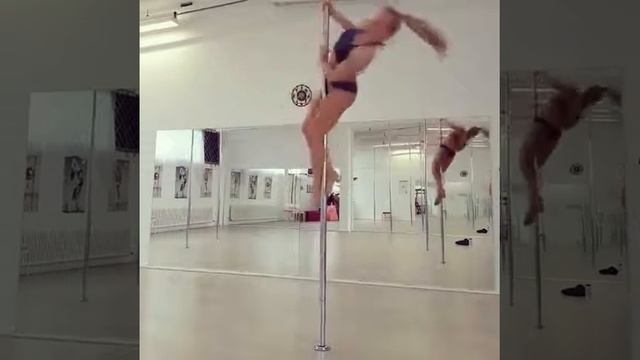 Pole Dance. Шпагат с локтевым хватом. смотреть онлайн
