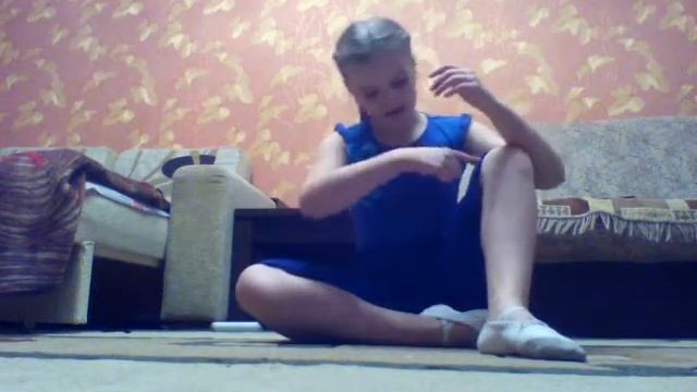 Учимся садится на шпагат смотреть онлайн