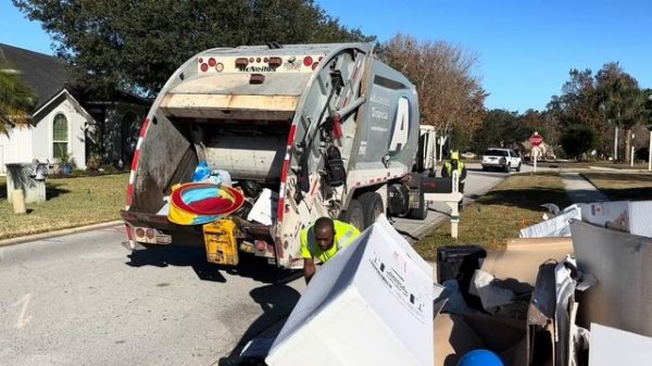 Massive Garbage Truck Compilation: Roaring Old WM Rear Loaders in Clay County