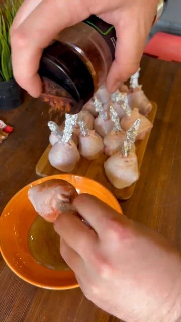 УЛЕТНЫЙ рецепт! Куриные чупа-чупс #рецепты #еда #шортс #вкусно #готовимдома #гриль #курица #ужин