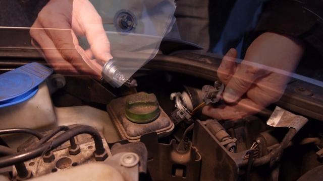 VW Passat Glühlampe | Halogenlampe | Abblendlicht vorne, links tauschen HowTo… смотреть онлайн