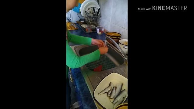 Разделка и жарка рыбы(салака) от МариБор.