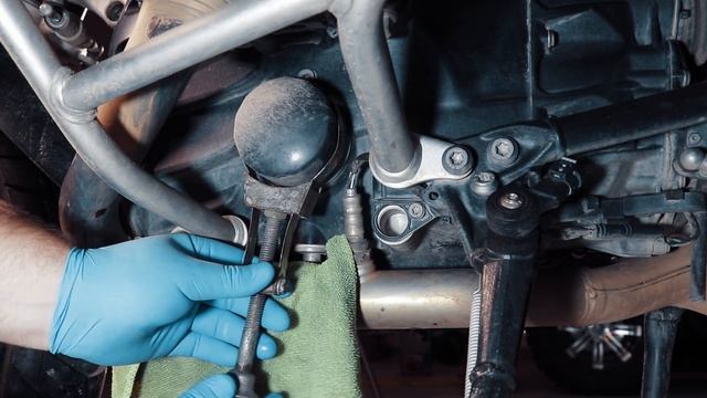 BMW R1250GS And R1200GS Oil Change (with Filter ...duh)