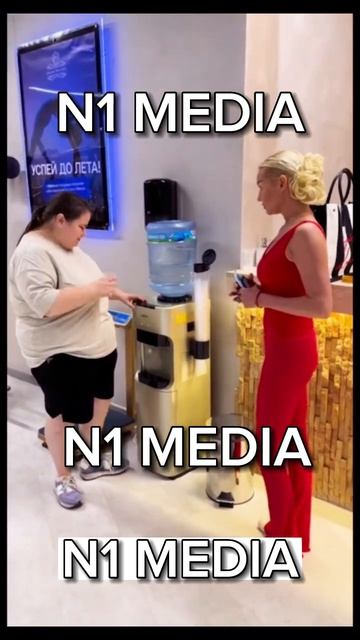 Волочкова намерено подошла к такой девушке с просьбой сесть на шпагат #шоубиз #волочкова #n1media смотреть онлайн