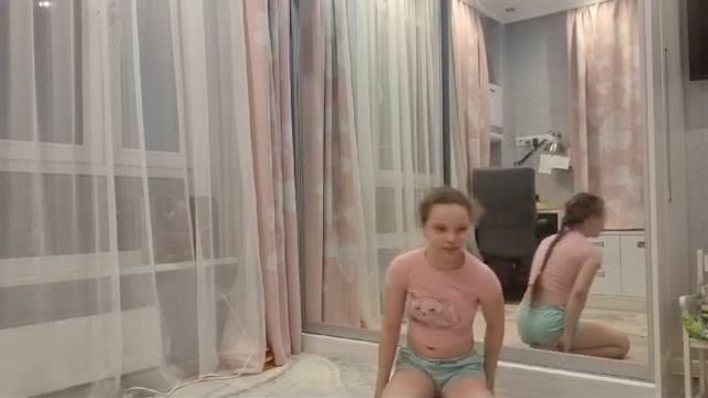 Гимнастика Челендж. Пытаюсь придумать асоциации. Gymnastic, split, challenge, спорт, шпагат, фитнес смотреть онлайн