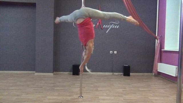 Выход в стойку через фляк. Наталья Кузнецова. смотреть онлайн