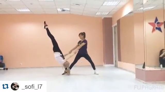 Шпагат в поддержке смотреть онлайн