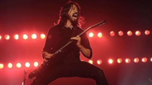 Foo Fighters - Live at V Festival, Weston-under-Lizard, England, 08/19/2007 смотреть онлайн