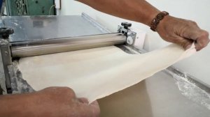 Машина тестораскаточная электрическая, работа с тестом, лаваш