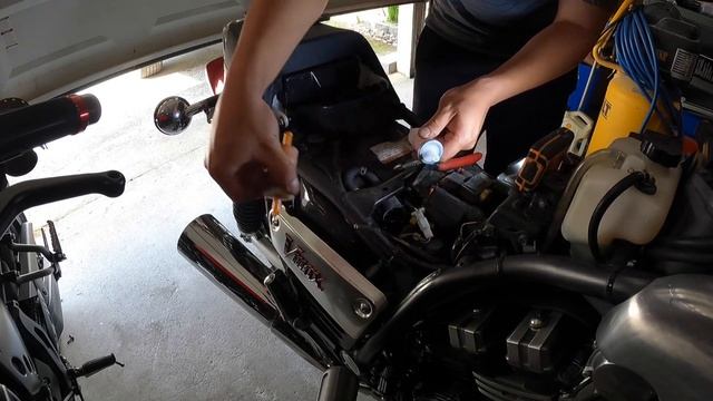 DIY Yamaha Vmax Fuel Filter Replacement  .
