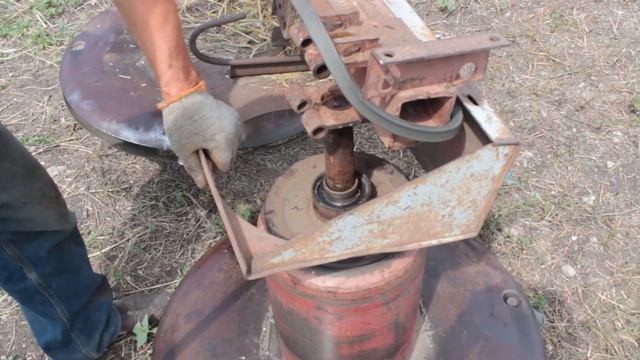 Роторная косилка. Замена подшипника. смотреть онлайн