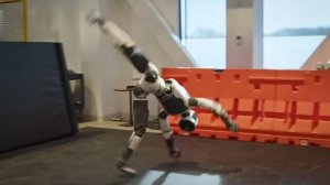 Брейк-данс от робота-гуманоида Atlas производства Boston Dynamics