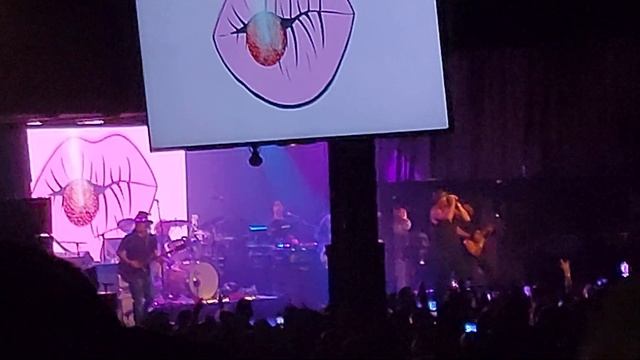 Kid Rock - "First Kiss" - LIVE - (Fort Worth, TX 8/20/21) смотреть онлайн