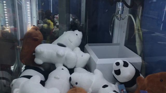 Itaewon & Intro to Korean Claw Machines смотреть онлайн