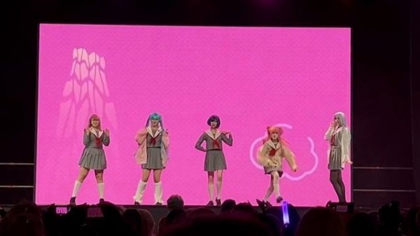 MORE MORE JUMP! dance