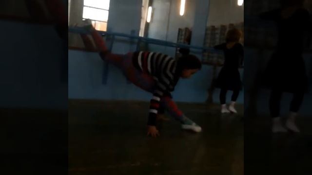 ШПАГАТ/RHUTMIC GIMNASTIC смотреть онлайн