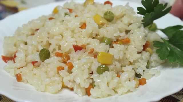Рассыпчатый рис с овощами. Постное блюдо. смотреть онлайн