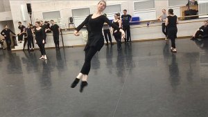 КЛАССИЧЕСКИЙ ТАНЕЦ-ПРЫЖКИ