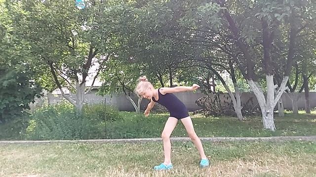 Шпагат в полёте 😊 смотреть онлайн